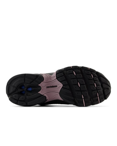 Felpa New Balance Nera Logo Bianco | Acquista Online